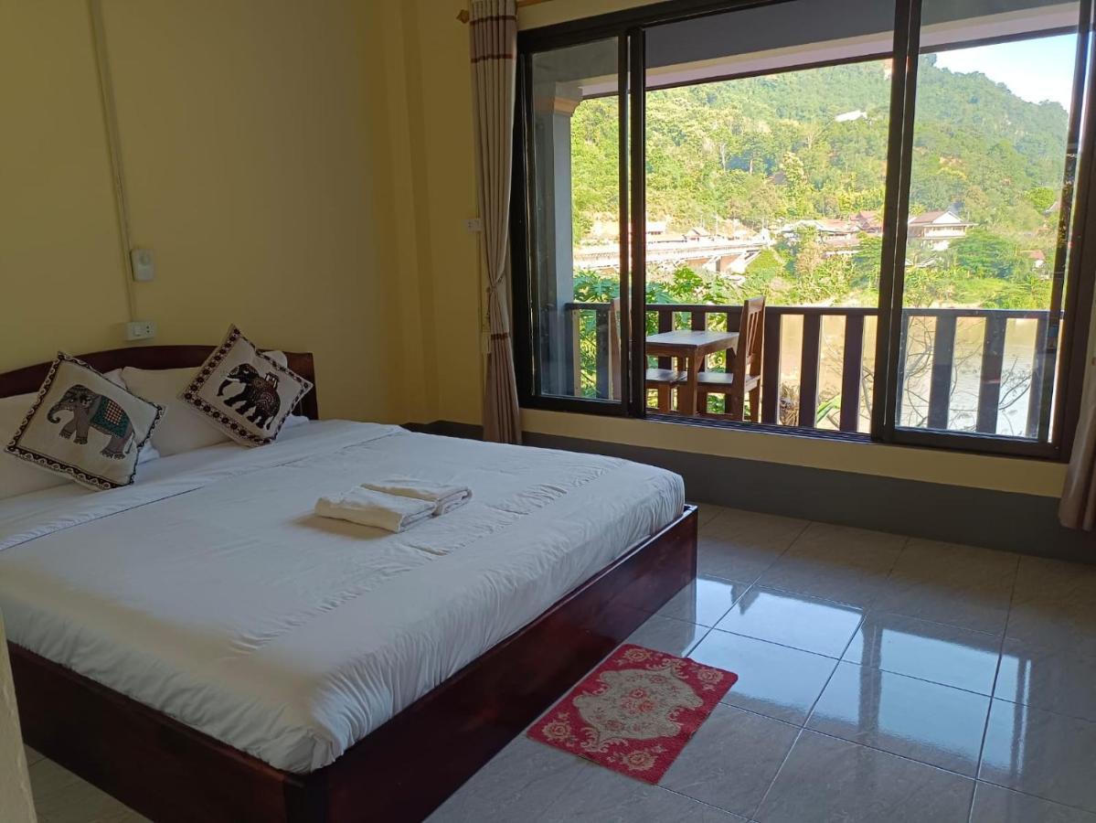 Khamphan Guesthouse Nong Khiaw Exterior photo