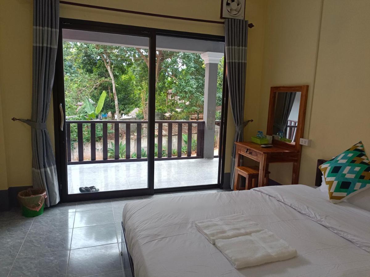 Khamphan Guesthouse Nong Khiaw Exterior photo