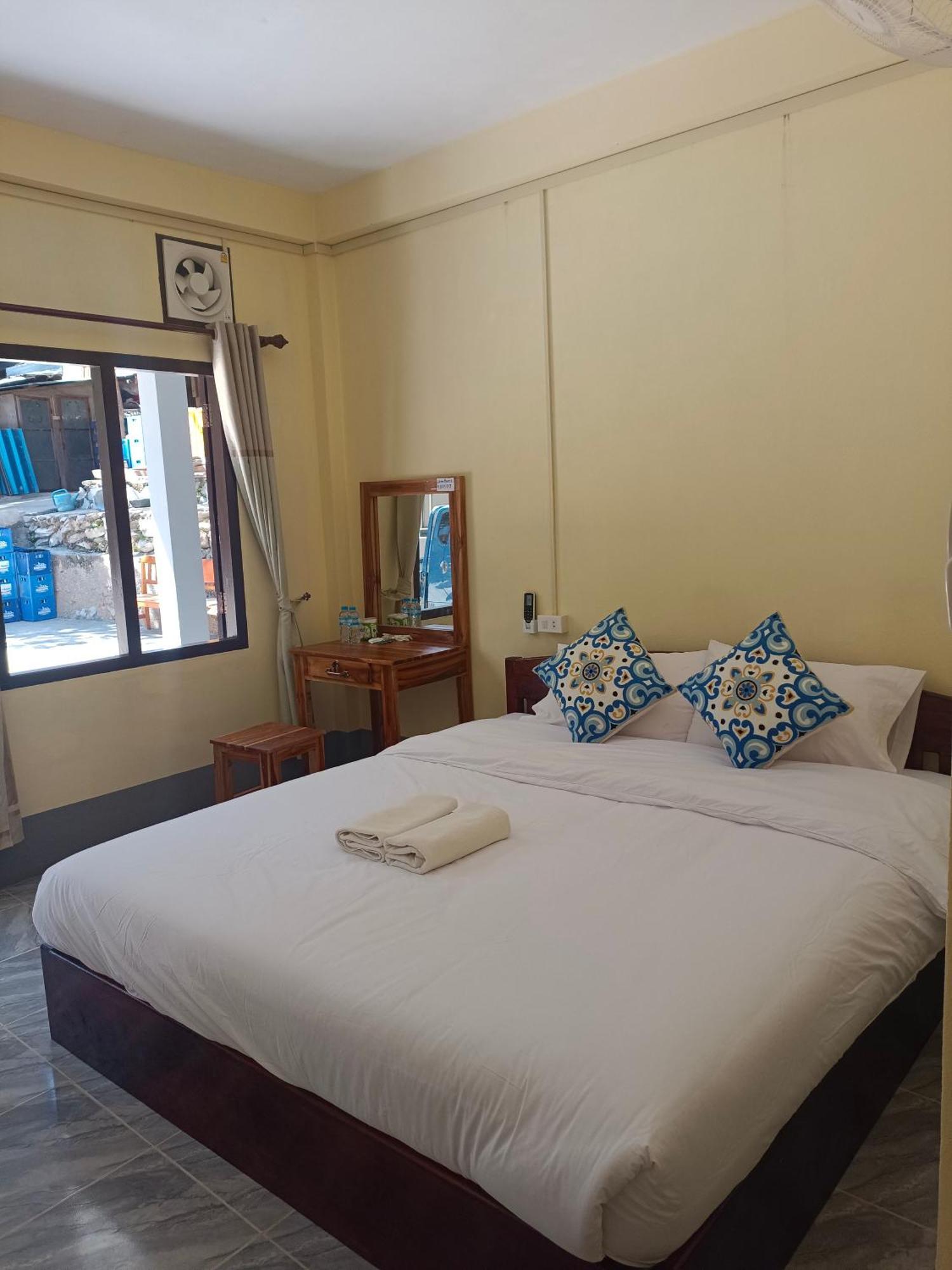 Khamphan Guesthouse Nong Khiaw Exterior photo