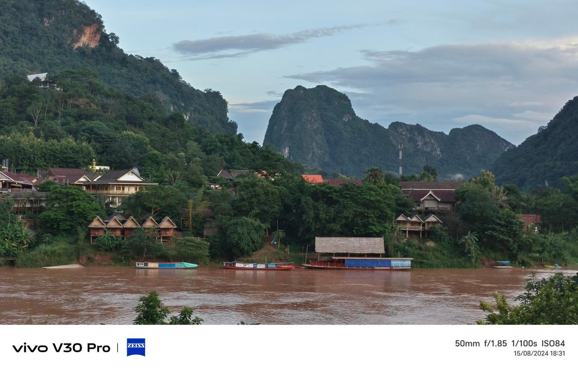 Khamphan Guesthouse Nong Khiaw Exterior photo