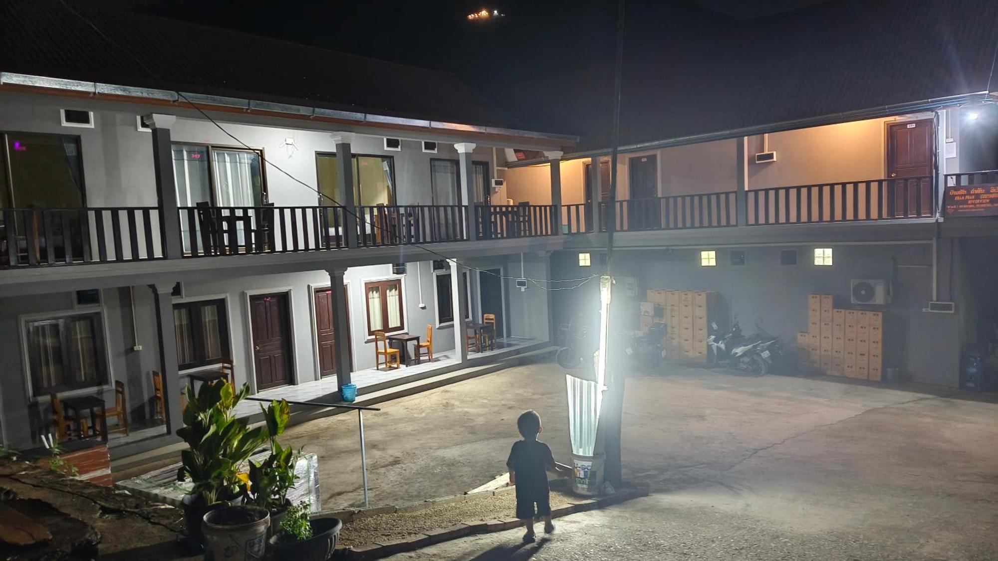 Khamphan Guesthouse Nong Khiaw Exterior photo